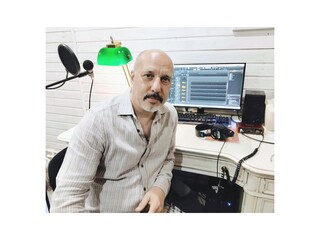 Немного сочиняю,немножечко пою.Пусть это и забава,но я её люблю! г.Пушкино Моск.обл.