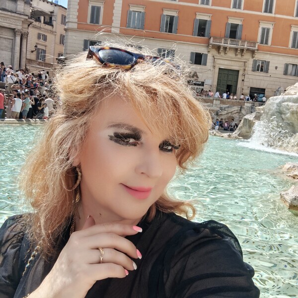 И снова у фонтана де Треви😂