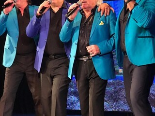 Легендарный ансамбль"Дружба",справа -мой друг-Александр Бородай